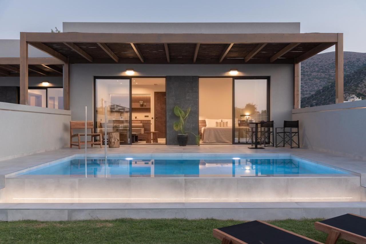 Aku With Private Pools *